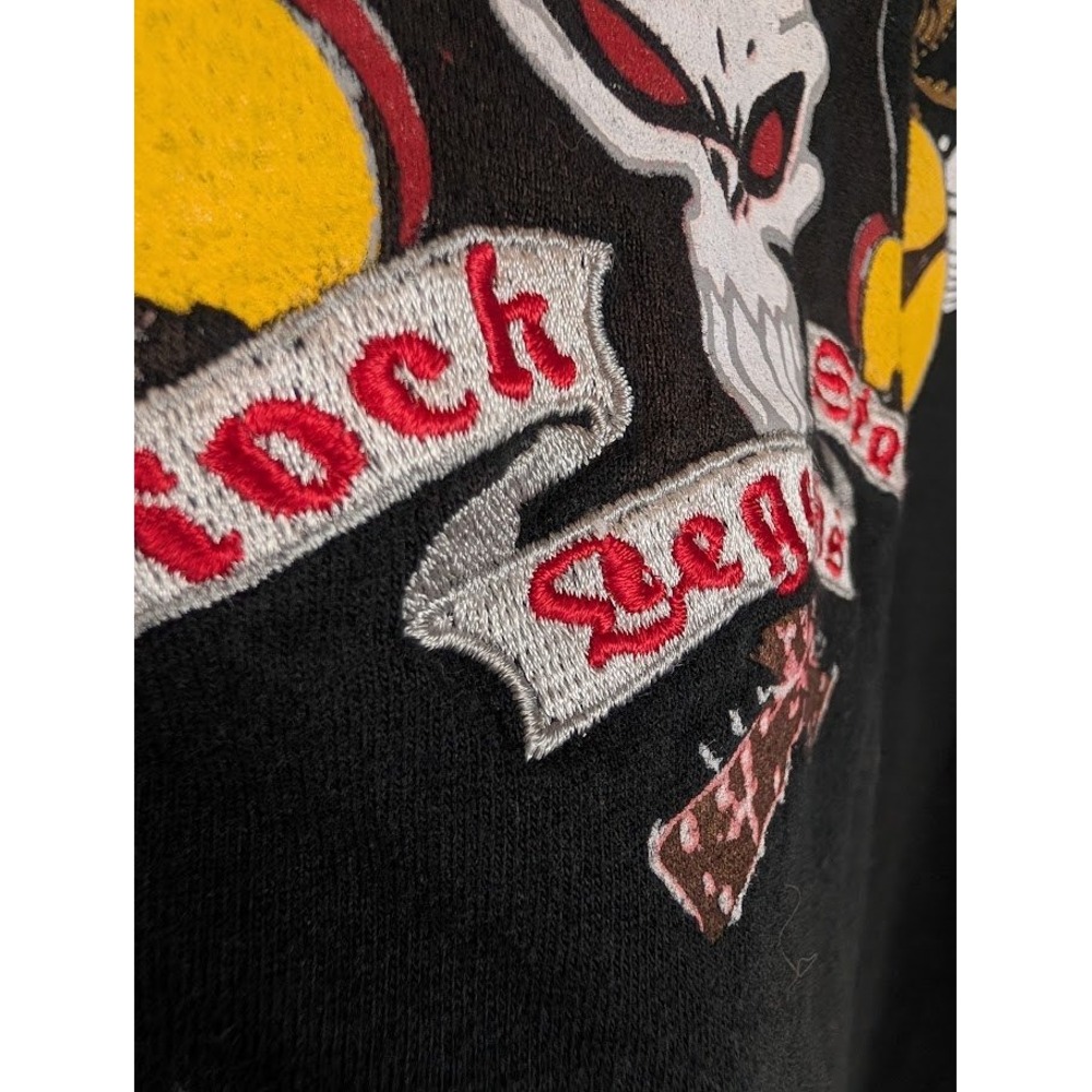 Airwalk Rock Skull Guitar Graphic T-Shirt Black Studded Mens Medium Cotton Tee - Picture 4 of 10